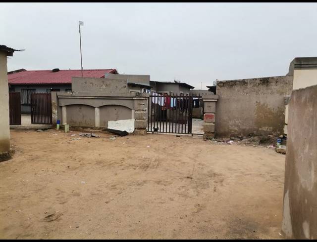 7 BEDROOM HOUSE FOR SALE IN TEMBISA CENTRAL